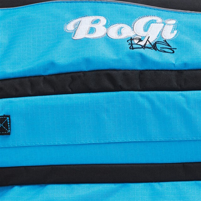 Zoom auf blaue BogiBag Reisetasche aus Material 600D Polyester